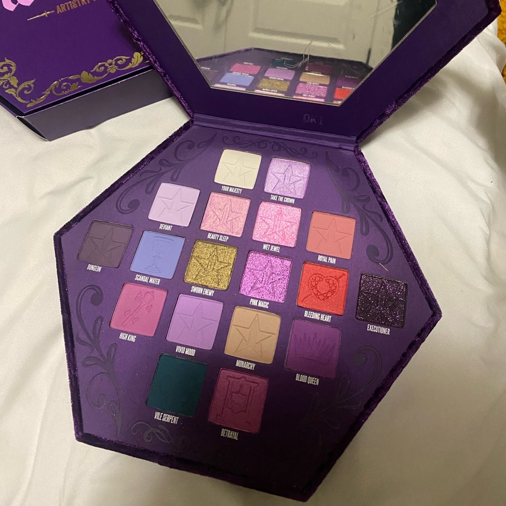Jeffree Star Blood Lust eyeshadow palette (NOT USED)